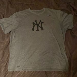 3XL Nike New York Yankees Dri - Fit Shirt